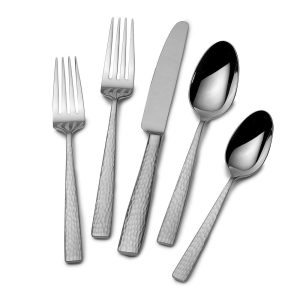 Oliver 65 Piece Flatware Set. Service for 12